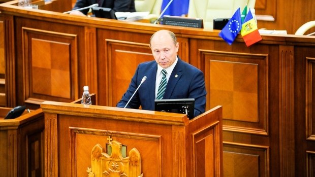 Guvernul de la Chişinău a fost demis. Moţiunea de cenzură, adoptată cu 65 de voturi