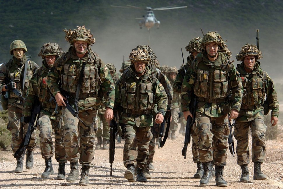 NATO ia în calcul suplimentarea trupelor de la frontiera cu Rusia