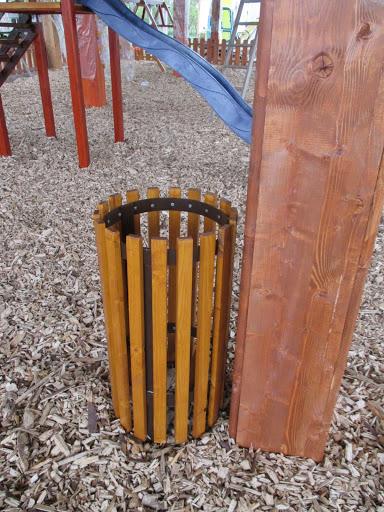 Copiii de la Școala Primară “Domino Servite” din Voiteg, județul Timiș,  beneficiază de spațiu de joacă modern 338942