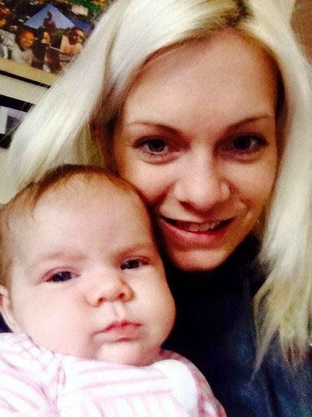 Detaliul îngrozitor din această fotografie făcută lângă patul unui copil. Părinții, terifiați: ”Am tot auzit pași prin casă, dar am zis că sunt vecinii” 339020