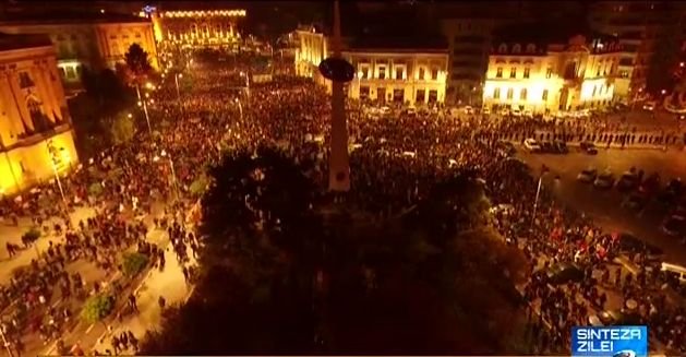 Cum se vede de la înălţime protestul din centrul Capitalei. Imagini spectaculoase filmate cu drona!