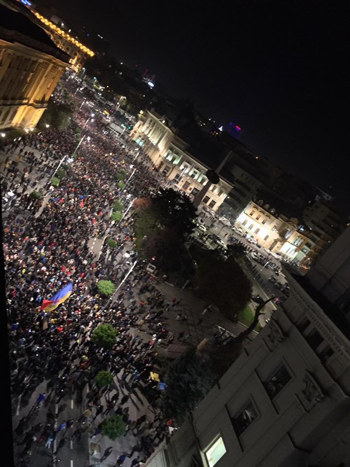 Imagini impresionante care arată amploarea protestului din București