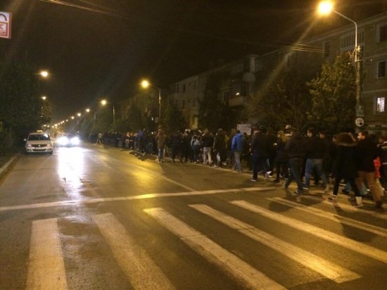 Iași: Aproximativ 1.000 de persoane, la un protest în Piața Unirii 