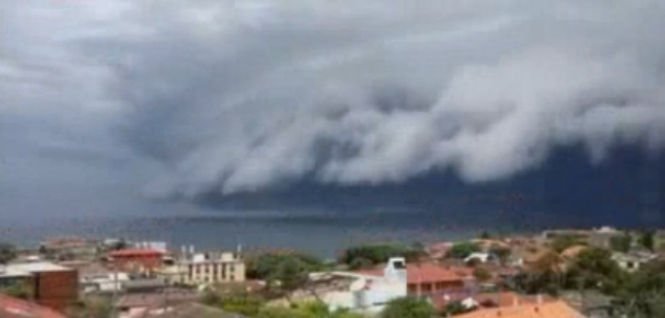 Tsunami pe cer. Imagini incredibile au fost surprinse în Australia