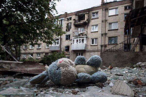 Kievul a finalizat retragerea armelor de pe frontul estic
