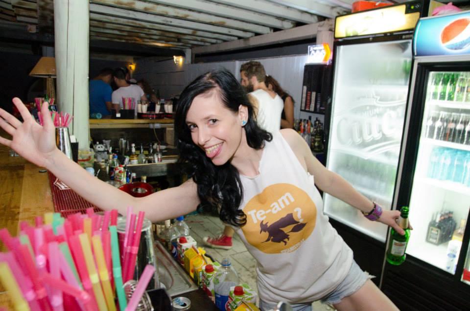  Mesaje sfâșietoare după moartea tinerei barmanițe din Colectiv. Omagiul adus de prietenii fetei 340986