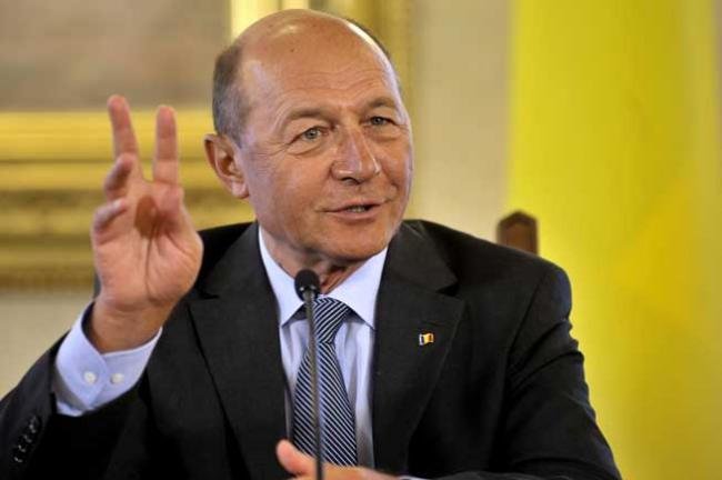 Traian Băsescu, despre vizita lui Iohannis în Piaţă: &quot;Oricand poate să fie unul cu un cuţit, cu o sticlă...&quot;
