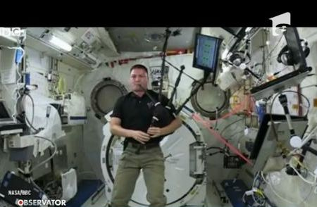 Un astronaut american a cântat la cimpoi, la bordul Staţiei Spaţiale Internaţionale