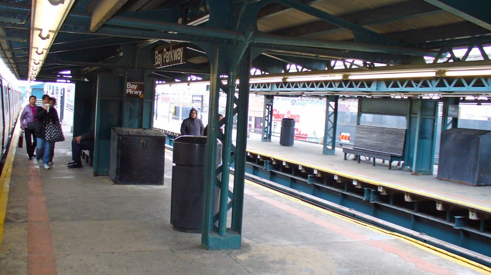 Atac armat la metrou. Un om a fost ucis