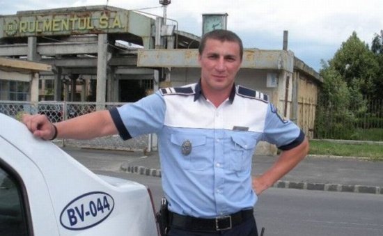 Cum s-a ocupat poliţistul Marian Godină de un &quot;băieţaş&quot; în trafic