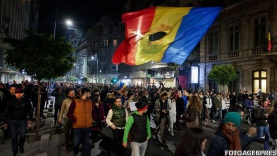 Romanians would not give up protesting. 200 people rallied Monday in the University Square