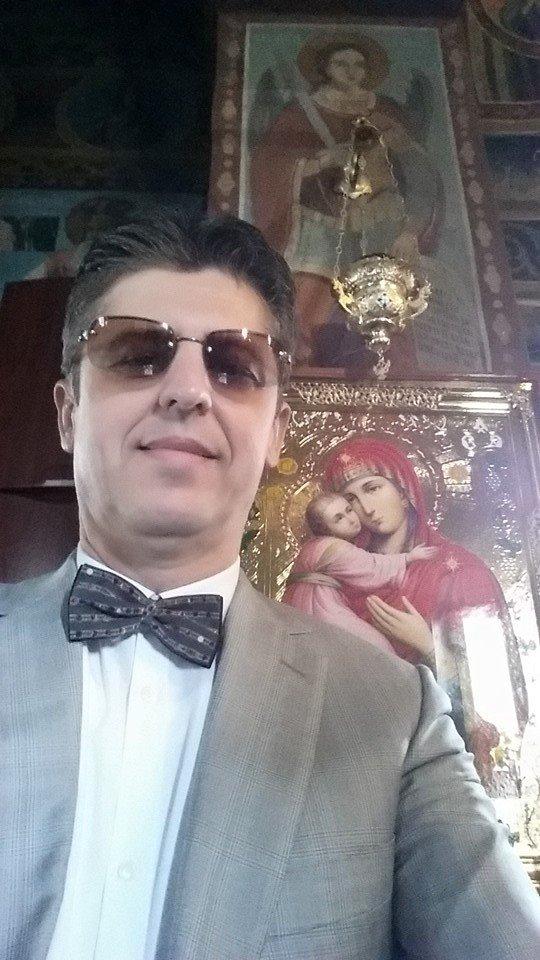 Politicianul român care și-a făcut un selfie cu Maica Domnului 341625