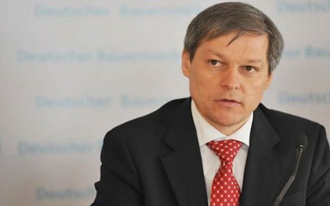 Dacian Cioloş, mesaj pe Facebook: Lucrez la o echipă solidă, procesul de selecție a miniștrilor este în plină desfășurare