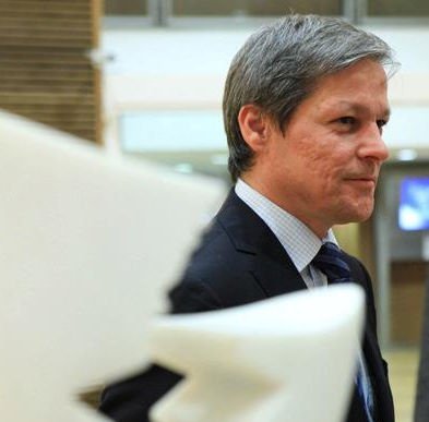 Dacian Cioloş caută sprijin politic pentru Guvern