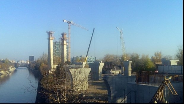Primăria Bucureşti, pusă să demoleze un pasaj construit în proporţie de 40%
