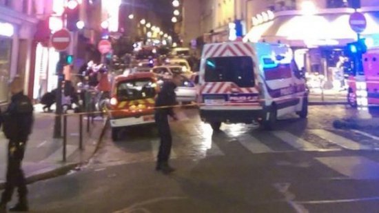 Atentat terorist în Paris. Mesajul oficial al Poliției franceze: Evitați să ieșiți din case!