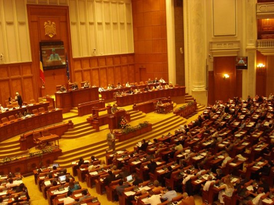 Doar şase dintre miniştrii propuşi de Dacian Cioloş în noul guvern sunt persoane cunoscute