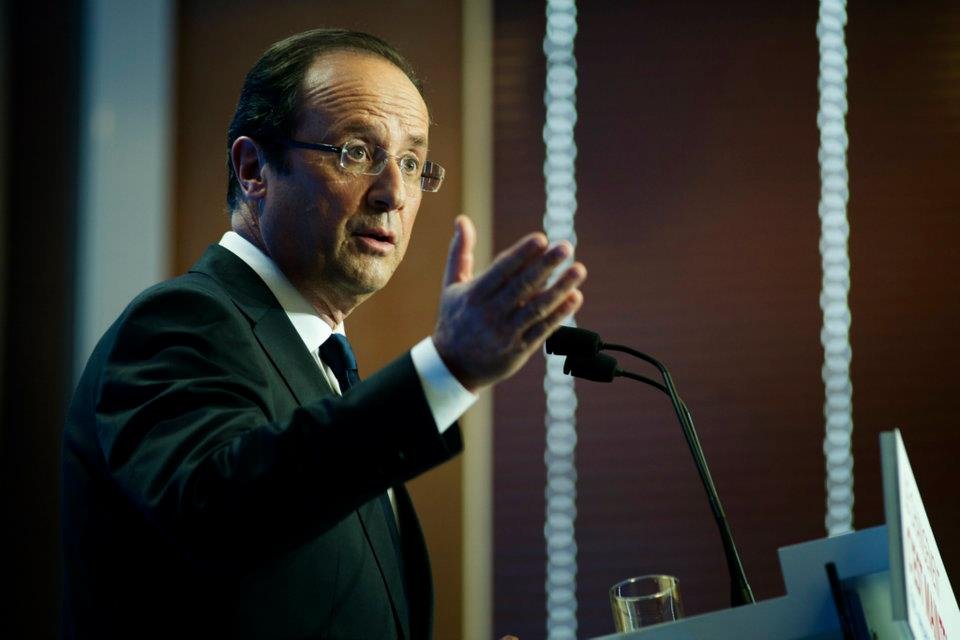 Francois Hollande: E vital ca Europa să continue să primească refugiați!