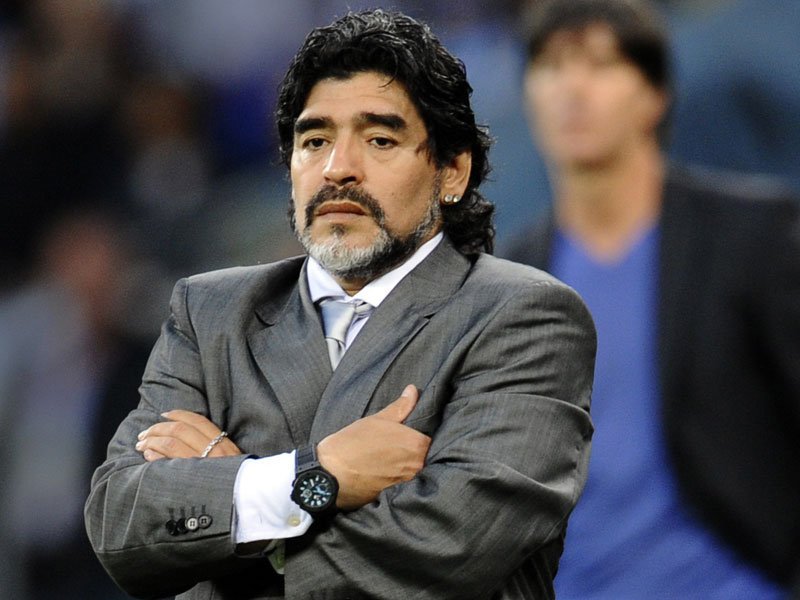 Maradona, supus unei intervenţii chirurgicale în Venezuela