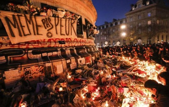 Atentatele teroriste din Paris. Trei persoane au fost arestate în Germania