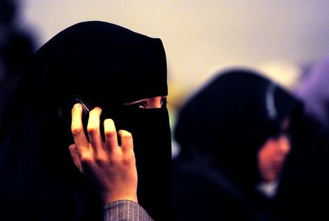Statul musulman care le-a interzis femeilor să poarte burqa. Motivul din spatele acestei decizii
