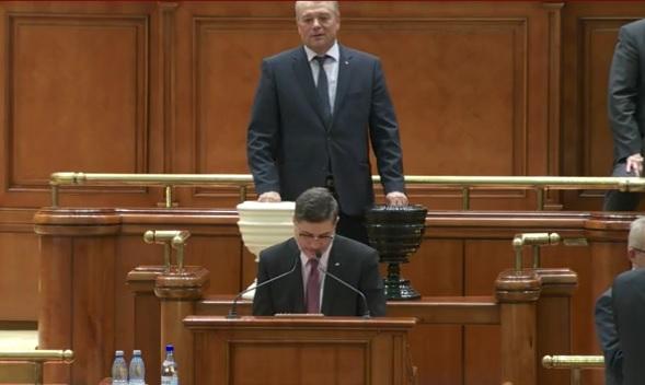 Gest șocant al unui senator în Parlamentul României 343720