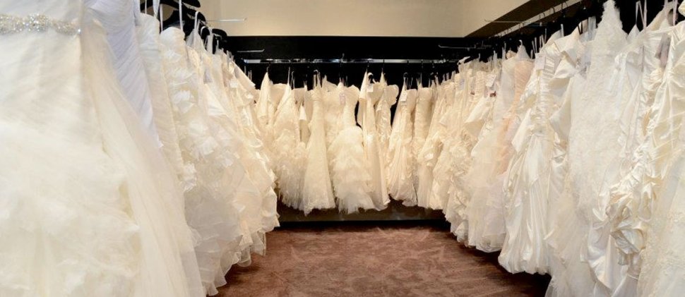 Surprize la târgul de nunţi de Black Friday: rochii de mireasă la preţul de 18 lei