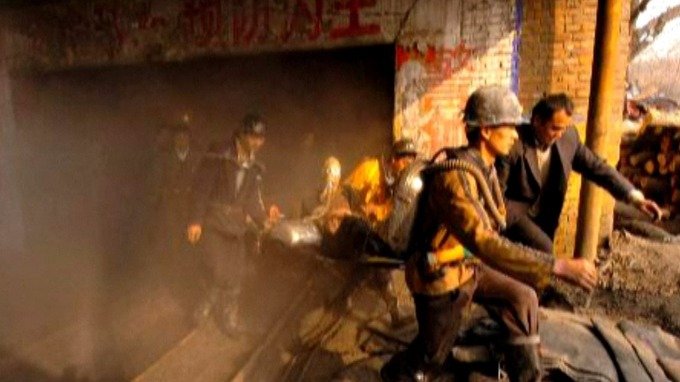 Incendiu de proporții într-o mină din China. 21 de persoane și-au pierdut viața