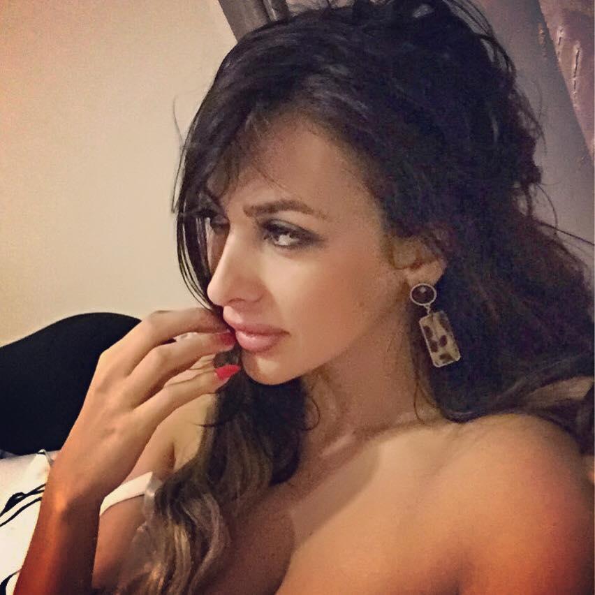 Motivul ireal pentru care una dintre cele mai frumoase românce divorțează 344469