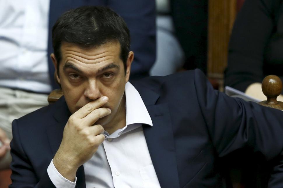 Premierul elen, Alexis Tsipras, își recunoaște înfrângerea