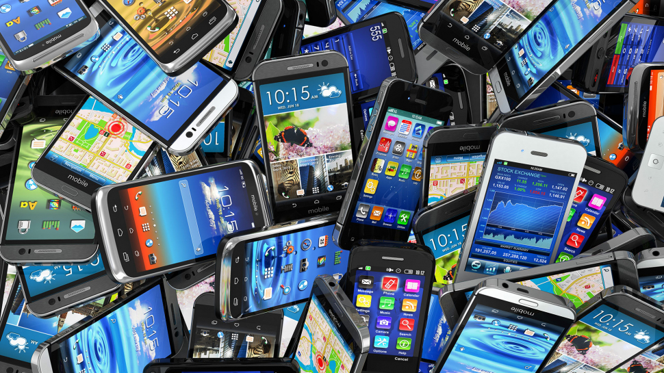 Ecranele telefoanelor mobile conțin de 30 de ori mai mulți microbi decât vasul de WC