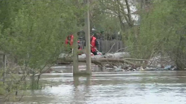 Zeci de gospodării din Teleorman, inundate după o repriză de ploi puternice