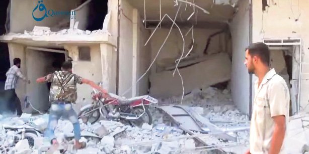 Bombardamentele Rusiei în Siria greșesc din nou ținta. Zeci de civili au fost uciși într-o piață