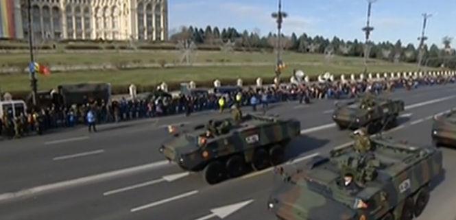 Românii sărbătoresc Ziua Naţională. Vezi imagini de la parada militară  346164