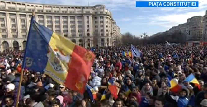 Românii sărbătoresc Ziua Naţională. Vezi imagini de la parada militară  346165