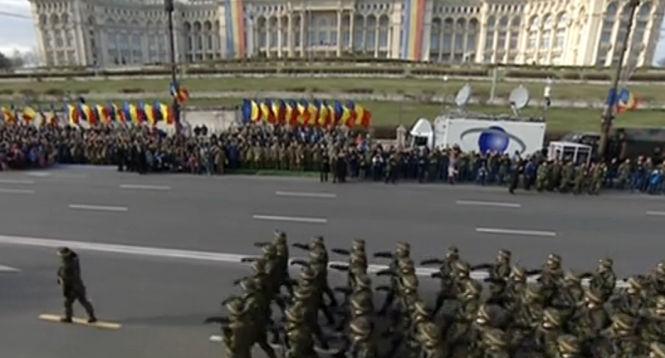 Românii sărbătoresc Ziua Naţională. Vezi imagini de la parada militară  346166