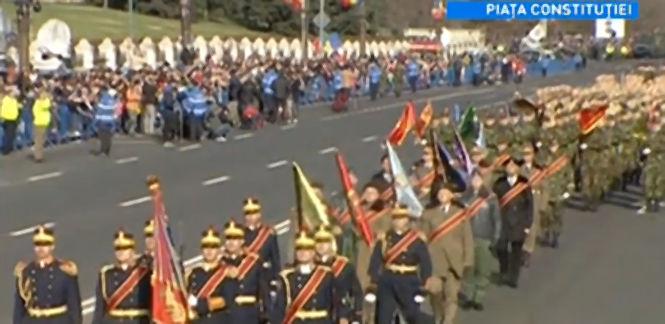 Românii sărbătoresc Ziua Naţională. Vezi imagini de la parada militară  346167