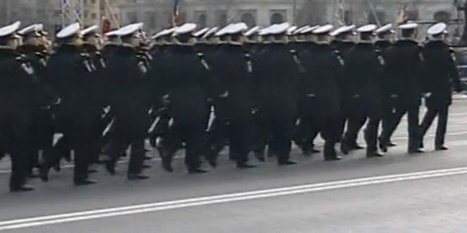 Românii sărbătoresc Ziua Naţională. Vezi imagini de la parada militară  346171