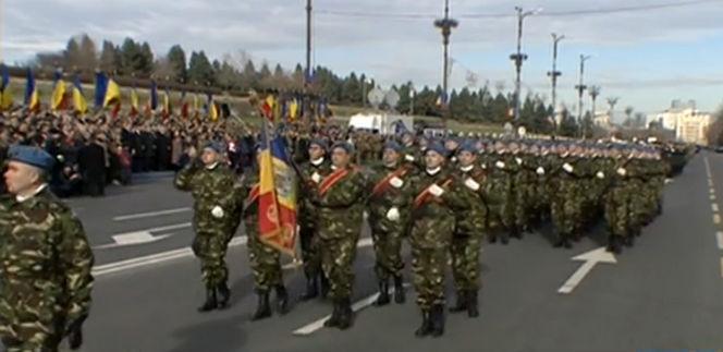 Românii sărbătoresc Ziua Naţională. Vezi imagini de la parada militară  346181