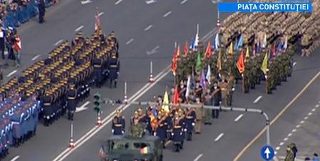 Românii sărbătoresc Ziua Naţională. Vezi imagini de la parada militară  346183