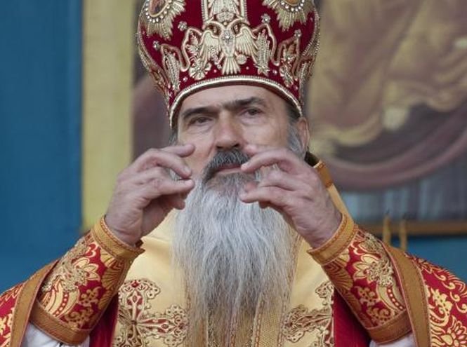 ÎPS Teodosie a făcut senzaţie la parada de 1 Decembrie. Cum a apărut Arhiepiscopul Tomisului