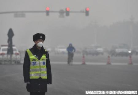 Chinezii aproape se sufocă din cauza smogului. Imagini apocaliptice 346689