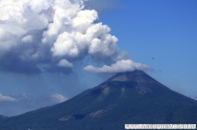 Erupție vulcanică spectaculoasă. Vulcanul a fost inactiv mai bine de un secol