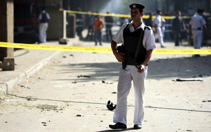 Imagini dramatice ale atacului cu sticle incendiare din Cairo