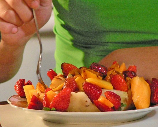 Ce se întâmplă dacă mănânci doar fructe