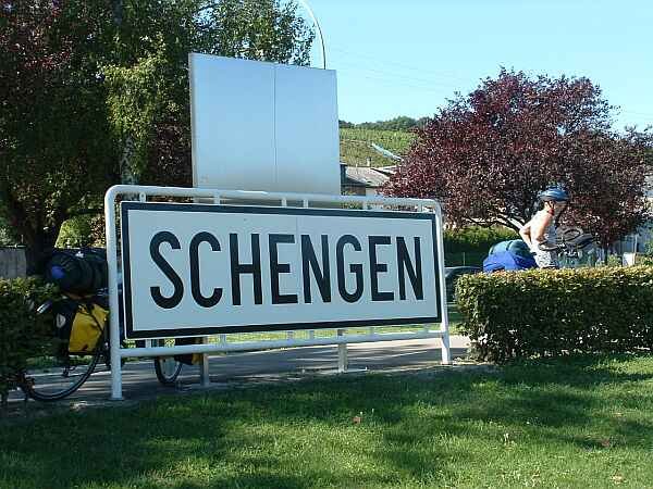 Consiliul UE: Nu se pune problema excluderii Greciei din spațiul Schengen