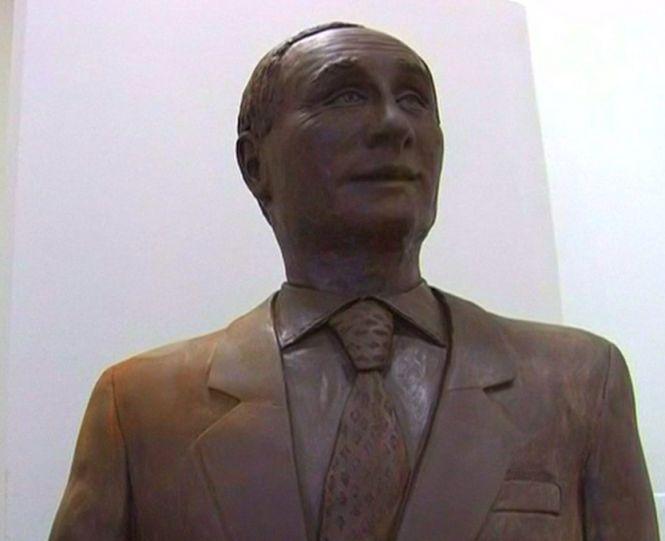 Vladimir Putin are o statuie din ciocolată, realizată în mărime naturală. FOTO în articol 346968
