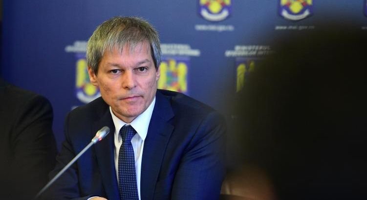 Guvernul Cioloş, şedinţă informală cu bugetul pe masă