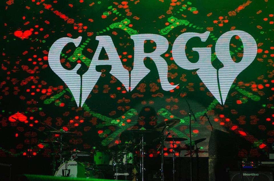 Klaus Iohannis a decorat trupa Cargo