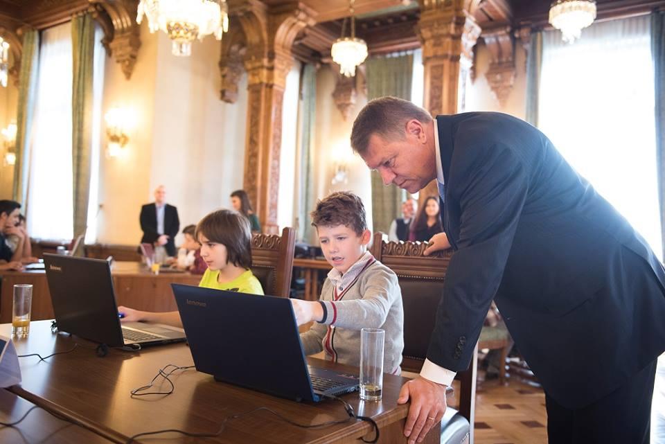 Reacția minunată a unui copil atunci când l-a văzut pe Klaus Iohannis 347136